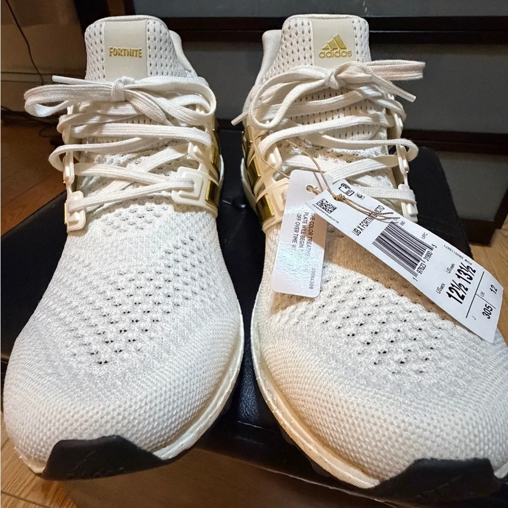 Adidas Ultra Boost White with Gold Highlights - Picture 6 of 7